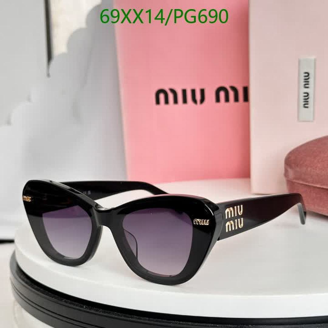Miu Miu-Glasses Code: PG690 $: 69USD