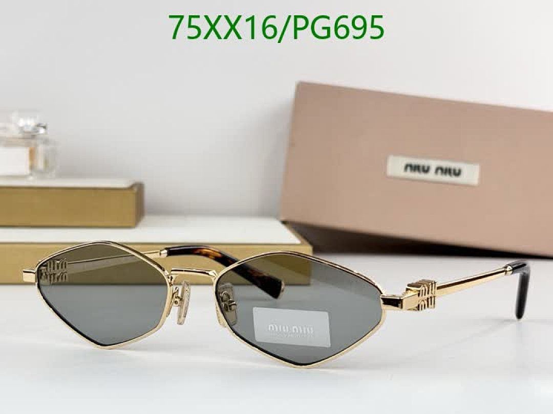 Miu Miu-Glasses Code: PG695 $: 75USD