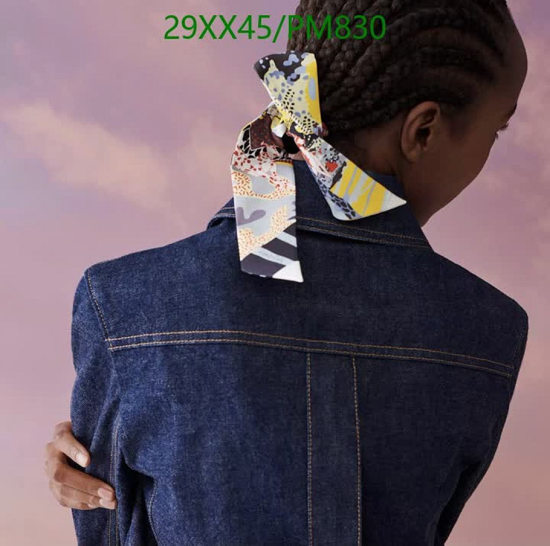 Hermes-Scarf Code: PM830 $: 29USD