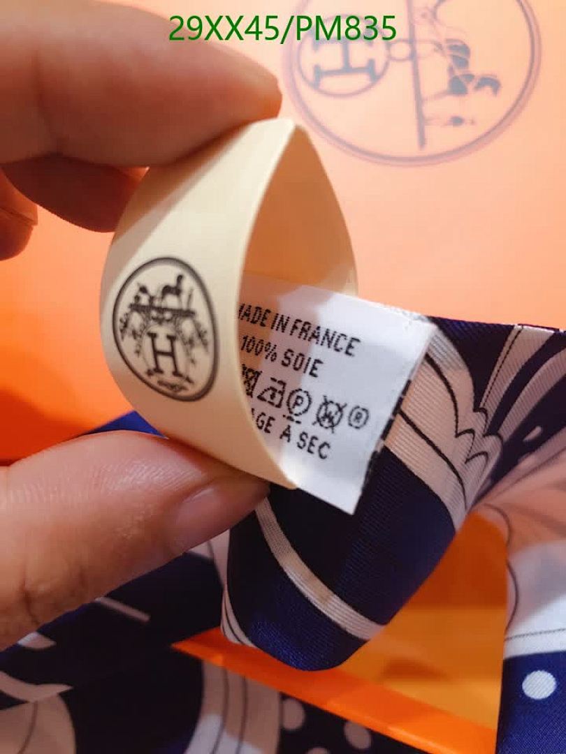 Hermes-Scarf Code: PM835 $: 29USD