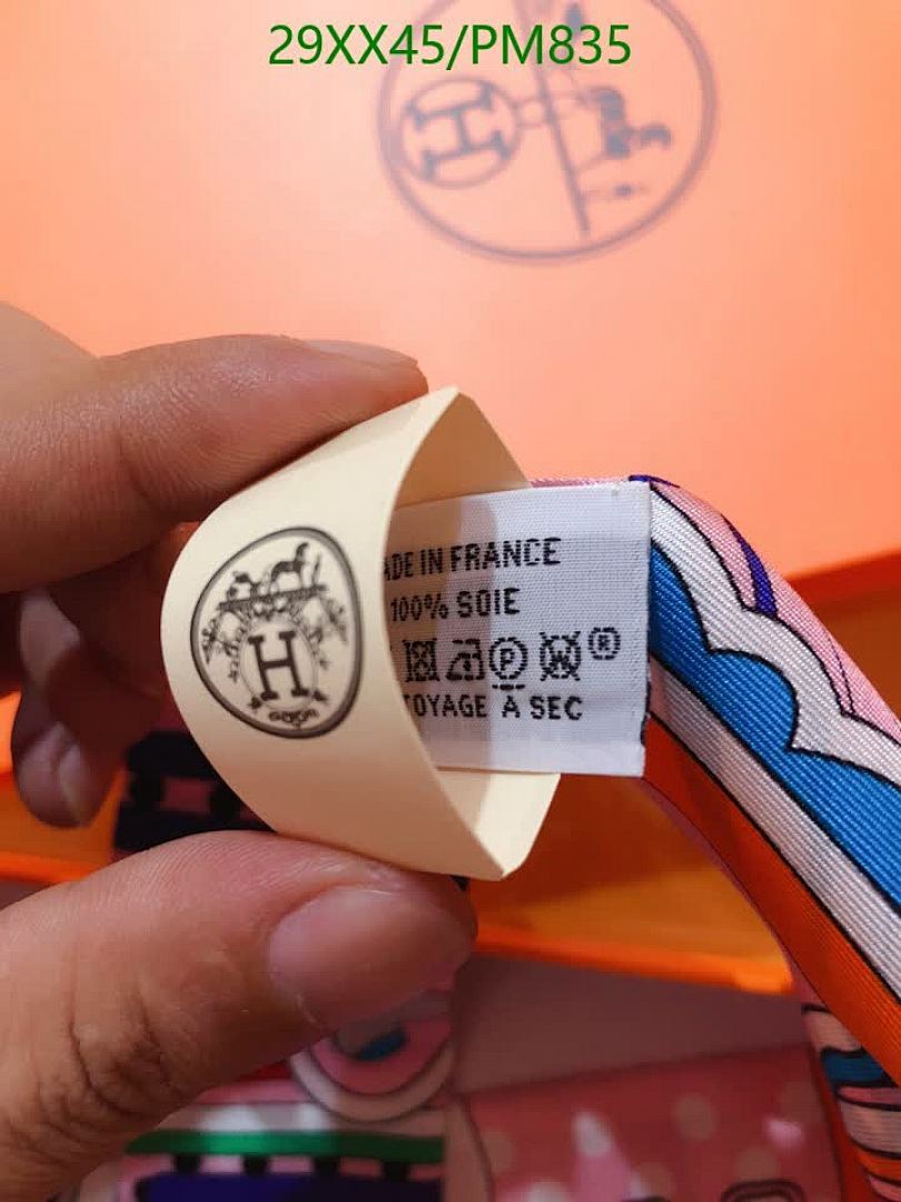 Hermes-Scarf Code: PM835 $: 29USD