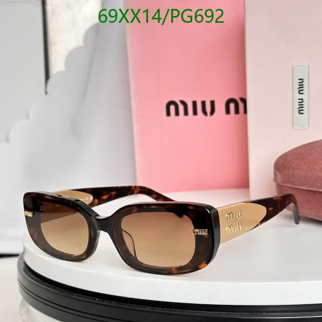 Miu Miu-Glasses Code: PG692 $: 69USD