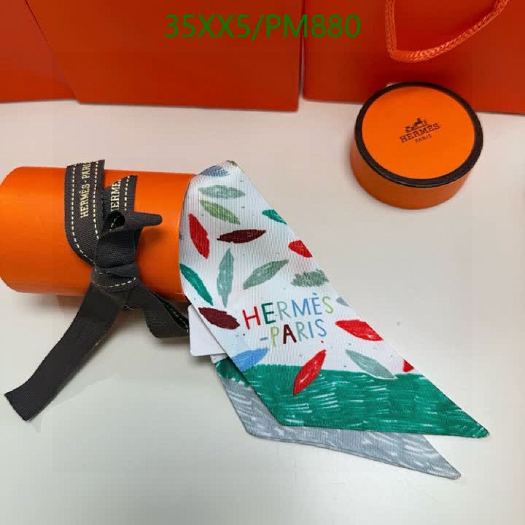 Hermes-Scarf Code: PM880 $: 35USD