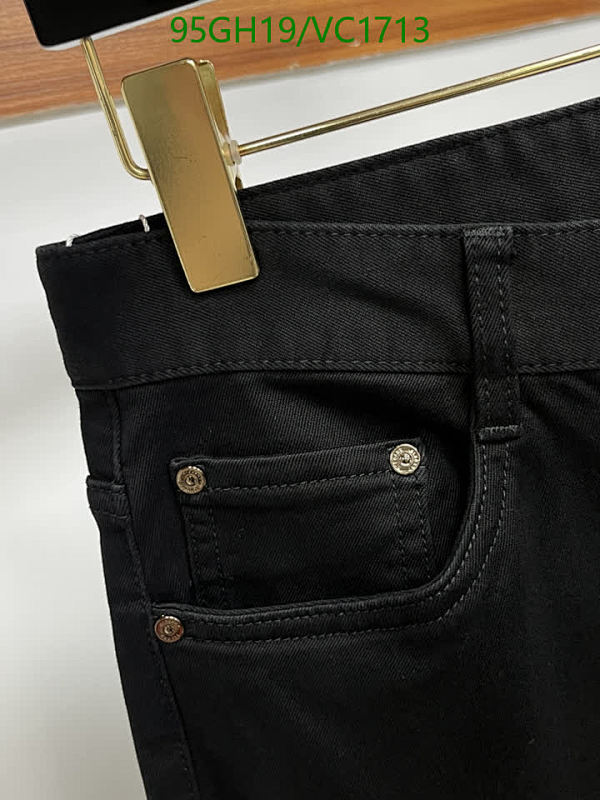 Moncler-Clothing Code: VC1713 $: 95USD