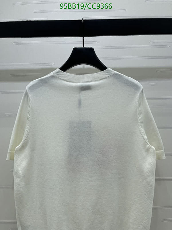 Burberry-Clothing Code: CC9366 $: 95USD