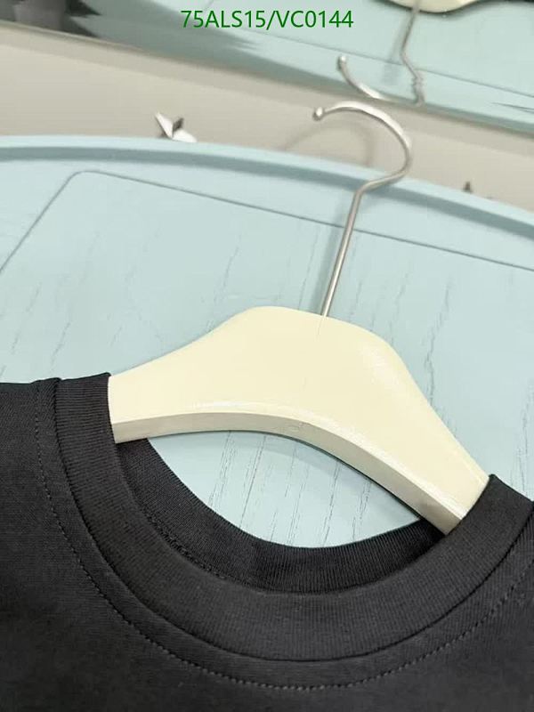 LV-Kids Clothing Code: VC0144 $: 75USD