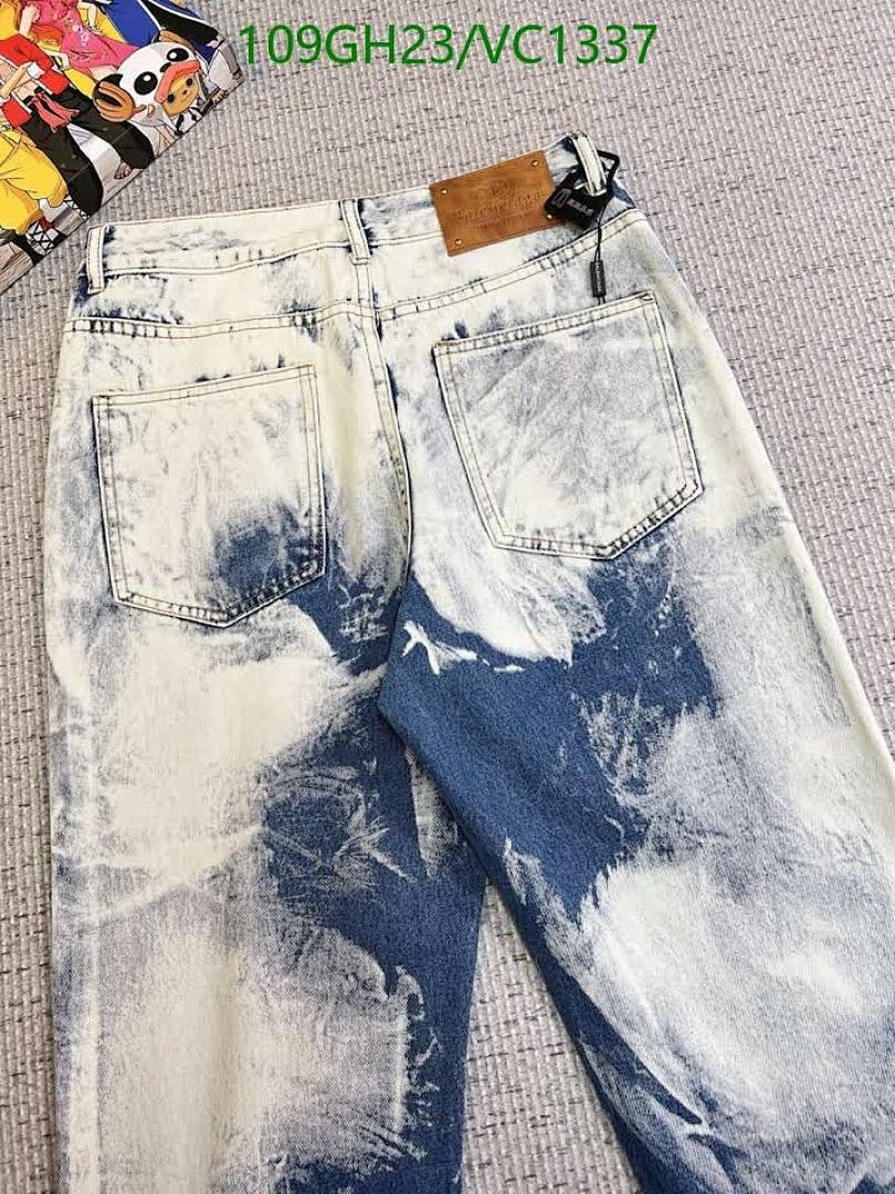 Balenciaga-Clothing Code: VC1337 $: 109USD