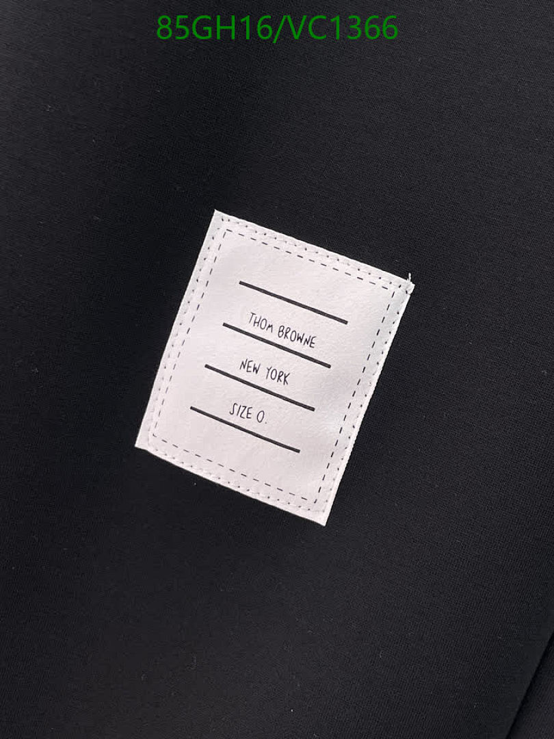 Burberry-Clothing Code: VC1366 $: 85USD