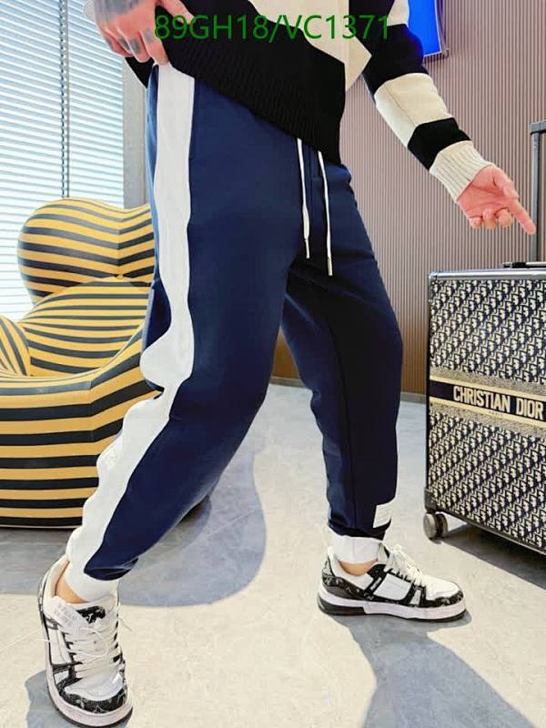 Burberry-Clothing Code: VC1371 $: 89USD