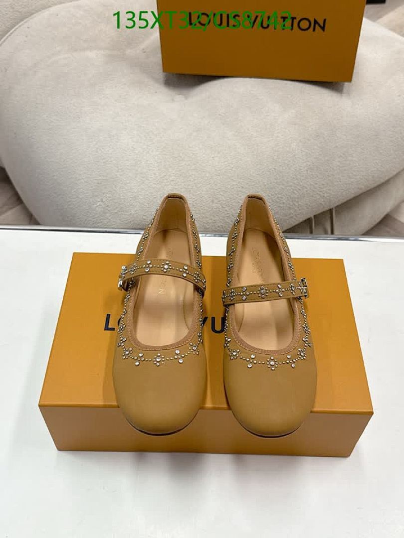 LV-Women Shoes Code: CS8742 $: 135USD
