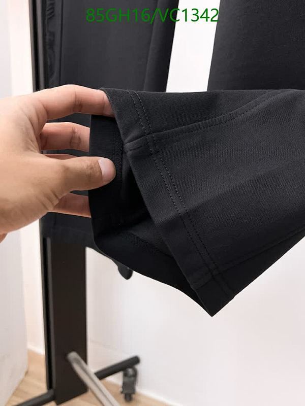 Balenciaga-Clothing Code: VC1342 $: 85USD
