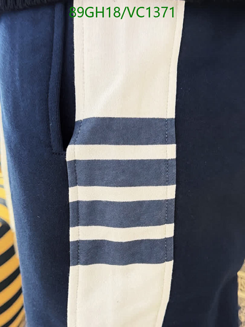 Burberry-Clothing Code: VC1371 $: 89USD