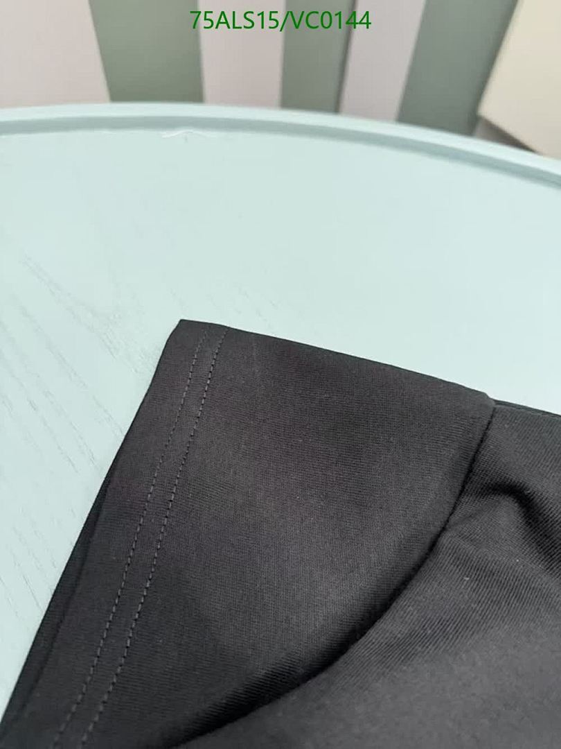 LV-Kids Clothing Code: VC0144 $: 75USD