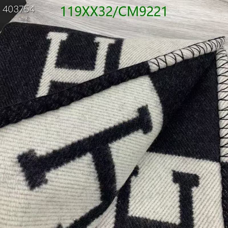 Hermes-Scarf Code: CM9221 $: 119USD