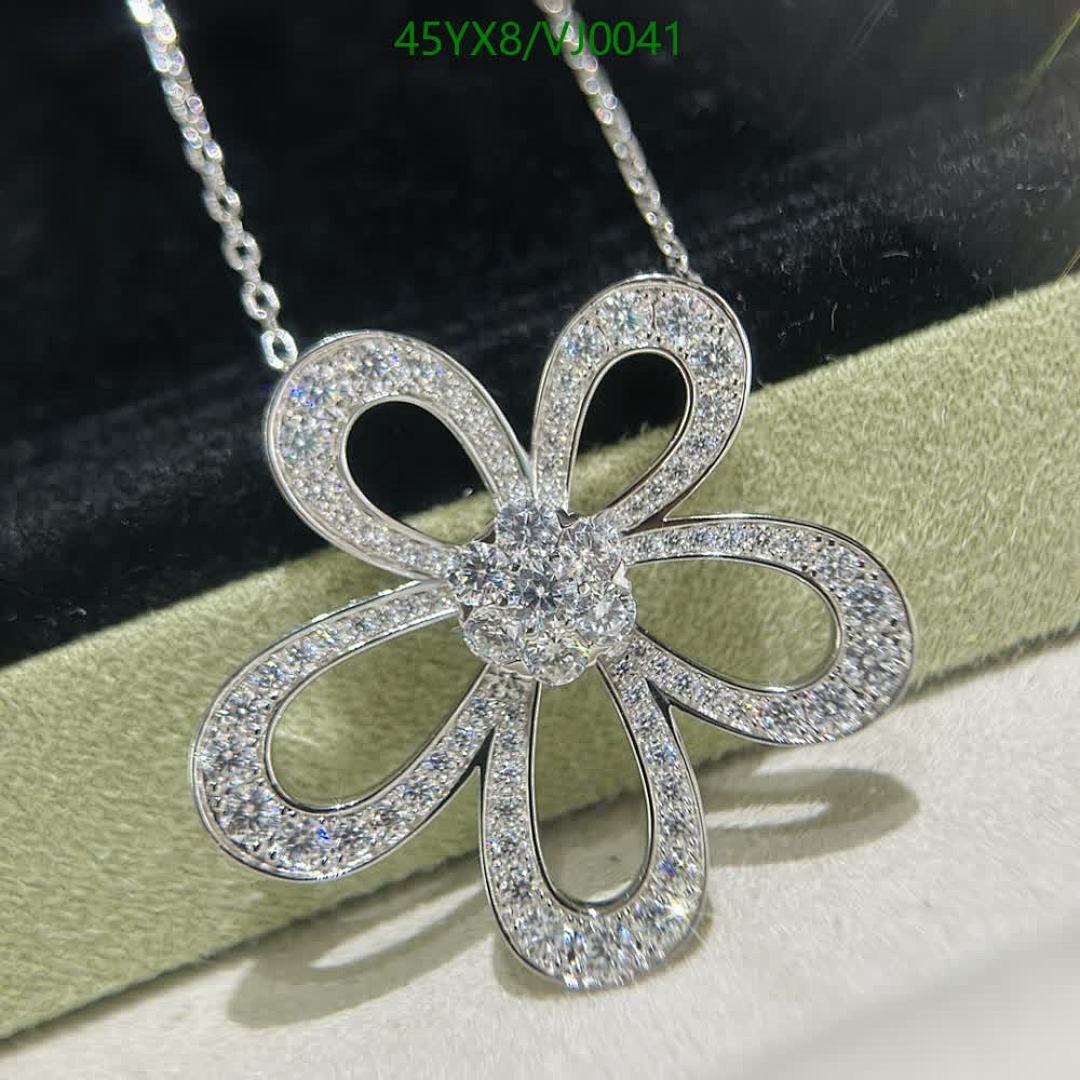 Van Cleef & Arpels-Jewelry Code: VJ0041 $: 45USD