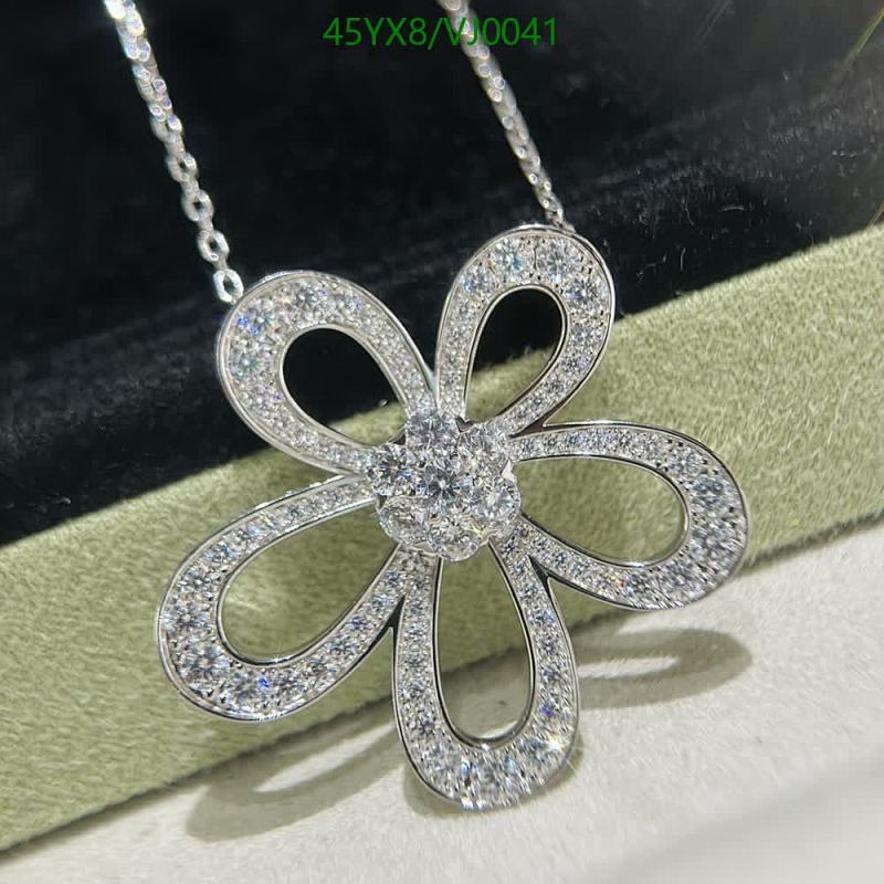 Van Cleef & Arpels-Jewelry Code: VJ0041 $: 45USD