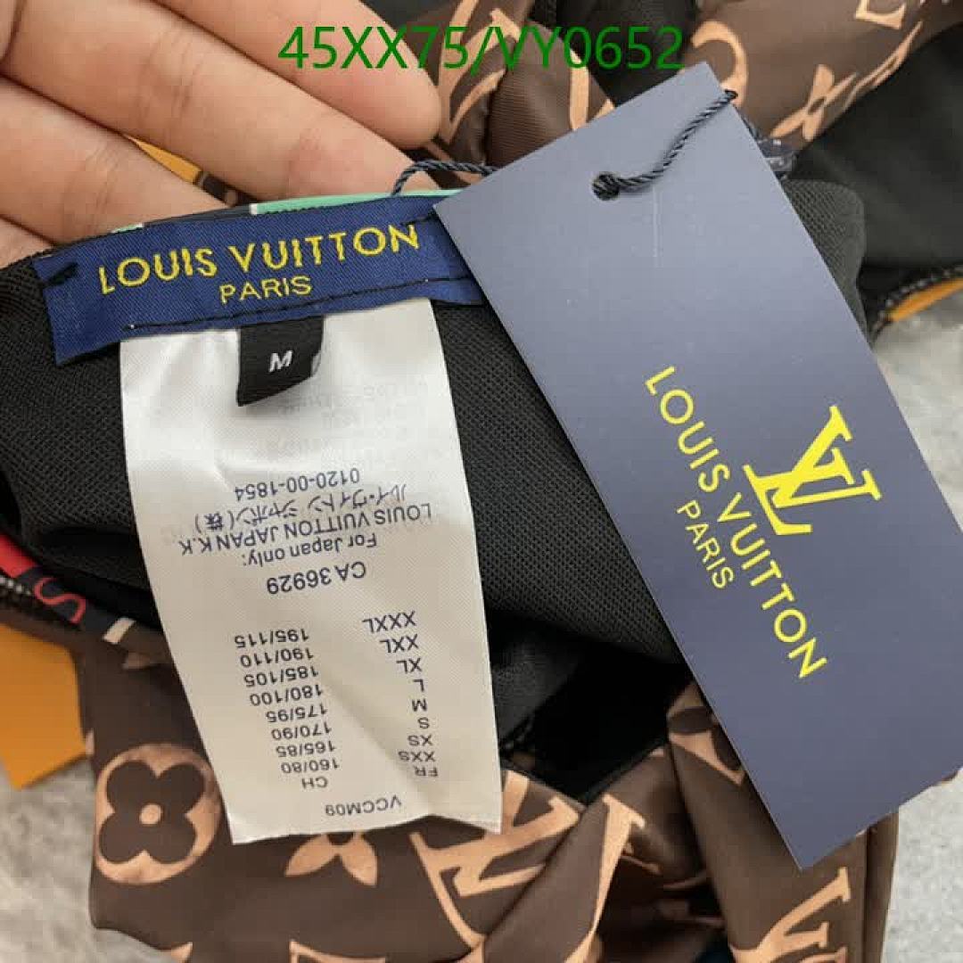 LV-Swimsuit Code: VY0652 $: 45USD