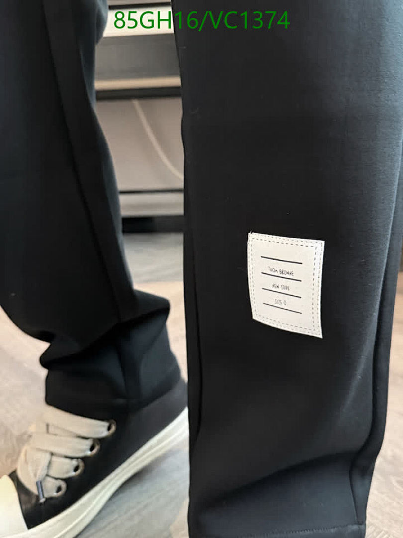 Burberry-Clothing Code: VC1374 $: 85USD