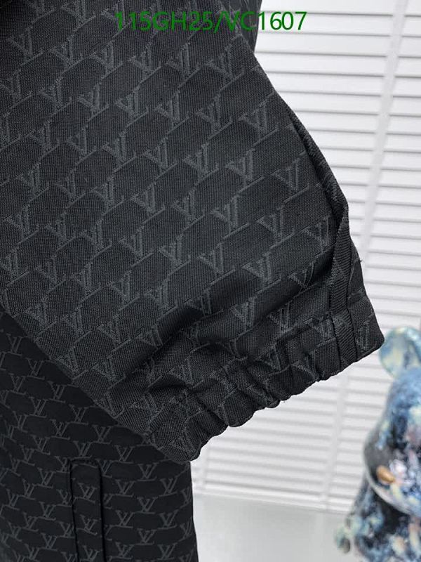 LV-Clothing Code: VC1607 $: 115USD