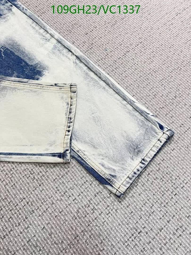 Balenciaga-Clothing Code: VC1337 $: 109USD