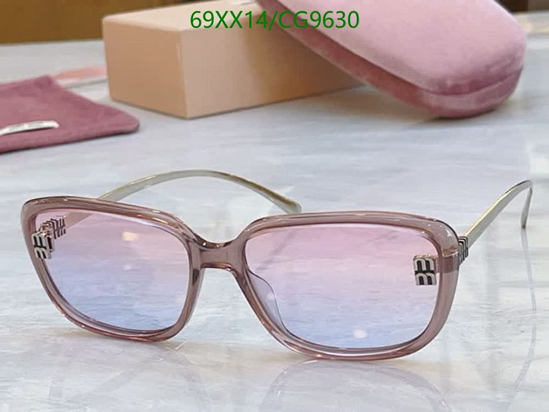 Miu Miu-Glasses Code: CG9630 $: 69USD