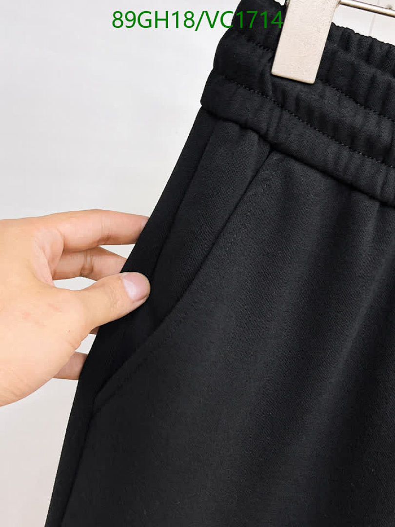 Moncler-Clothing Code: VC1714 $: 89USD