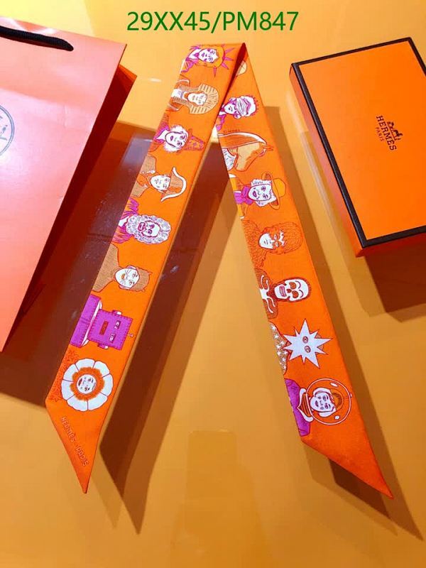 Hermes-Scarf Code: PM847 $: 29USD