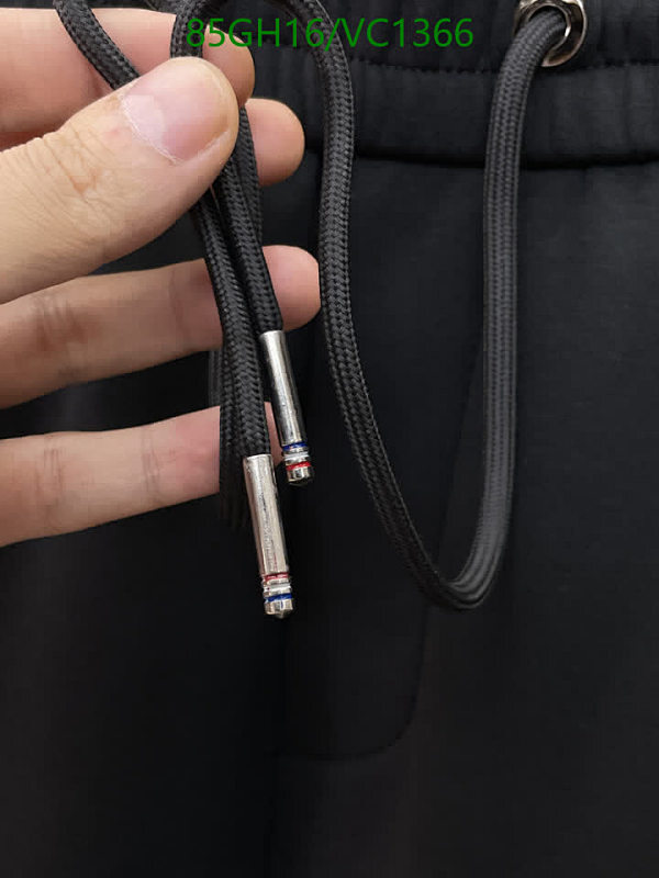 Burberry-Clothing Code: VC1366 $: 85USD