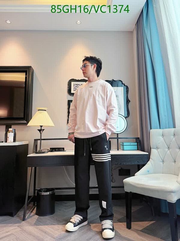 Burberry-Clothing Code: VC1374 $: 85USD