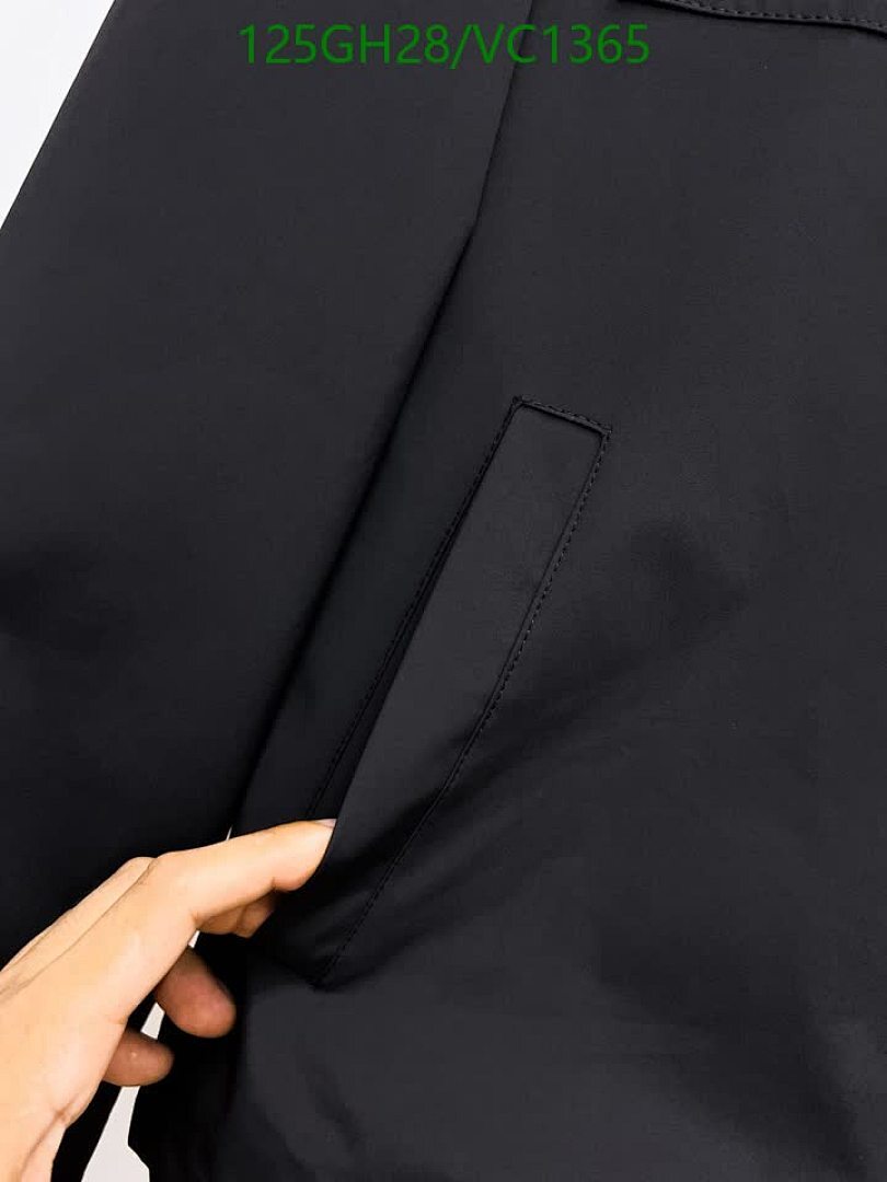 Burberry-Clothing Code: VC1365 $: 125USD