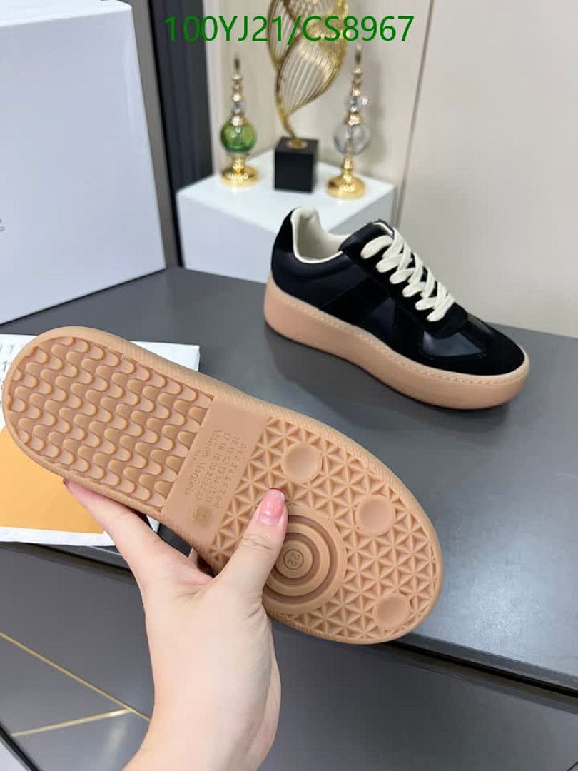 MM6-Women Shoes Code: CS8967 $: 100USD