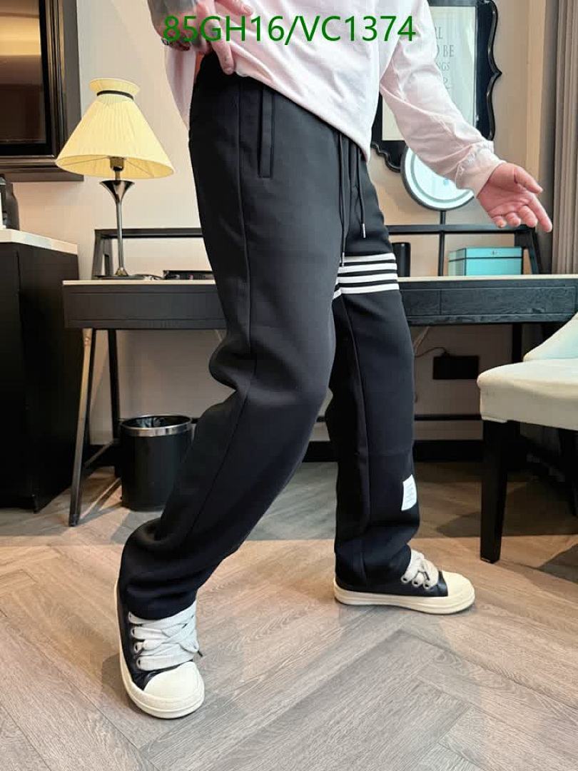 Burberry-Clothing Code: VC1374 $: 85USD