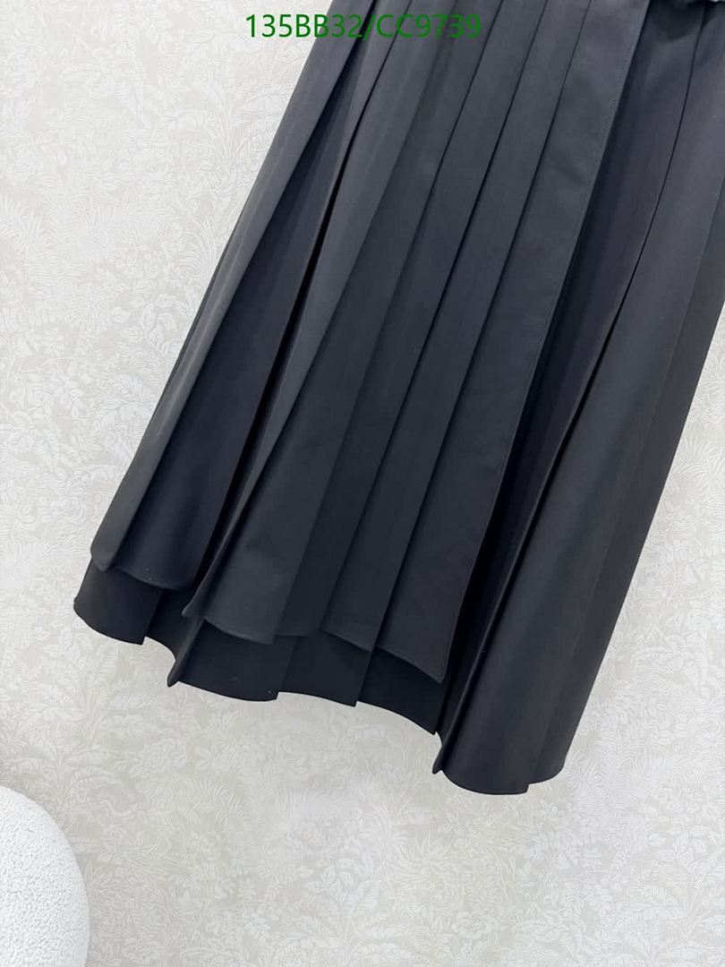 LV-Clothing Code: CC9739 $: 135USD