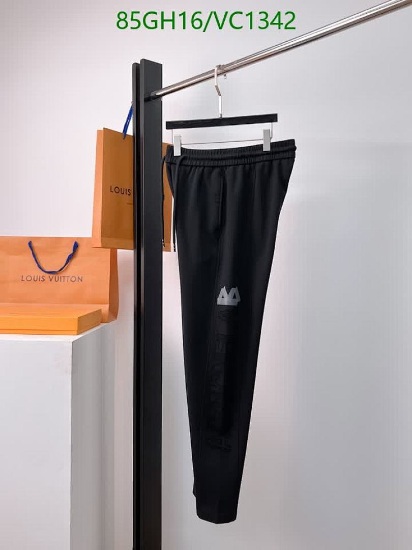 Balenciaga-Clothing Code: VC1342 $: 85USD