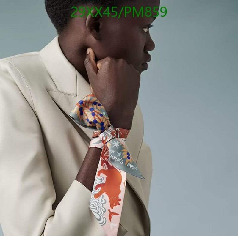 Hermes-Scarf Code: PM859 $: 29USD