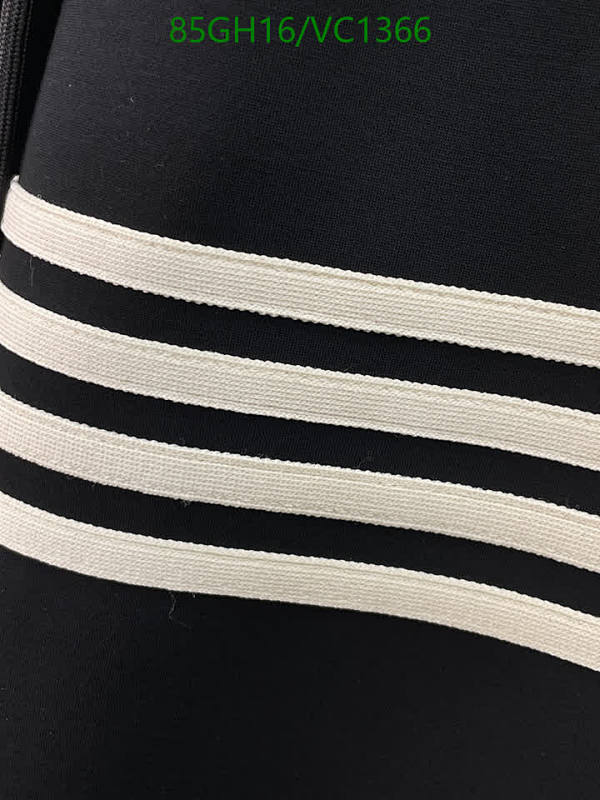 Burberry-Clothing Code: VC1366 $: 85USD