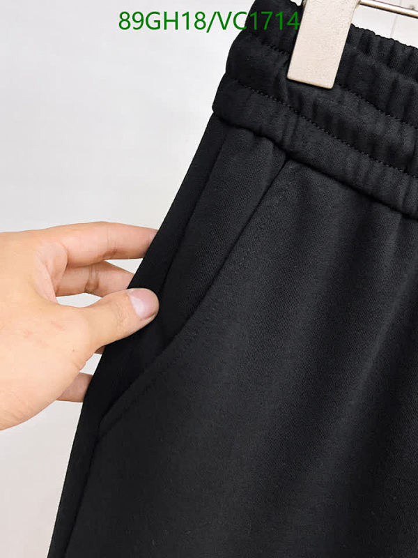 Moncler-Clothing Code: VC1714 $: 89USD