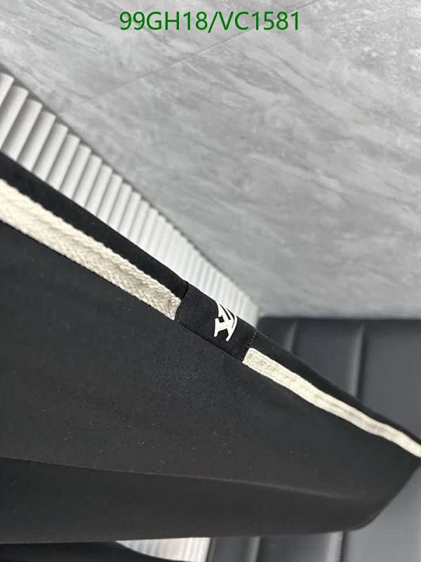 LV-Clothing Code: VC1581 $: 99USD