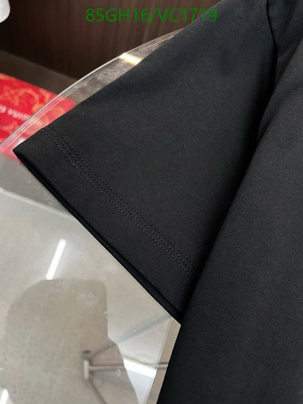 Moncler-Clothing Code: VC1719 $: 85USD