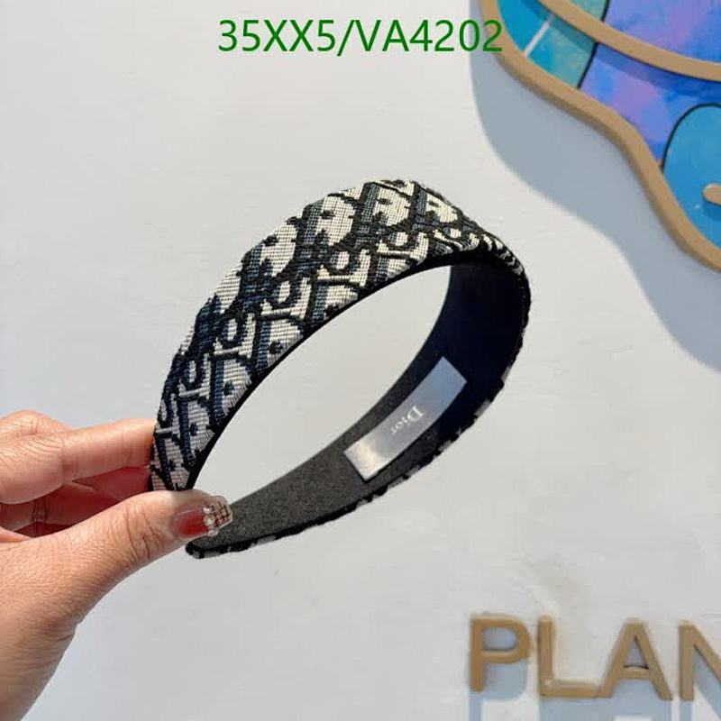 Dior-Headband Code: VA4202 $: 35USD