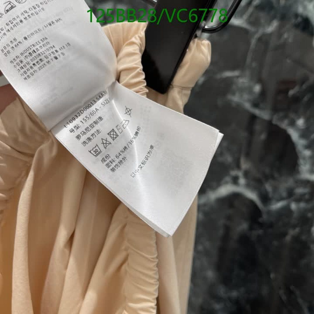 Moncler-Clothing Code: VC6778 $: 125USD
