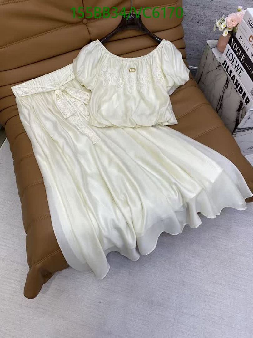 Dior-Clothing Code: VC6170 $: 155USD