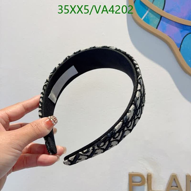 Dior-Headband Code: VA4202 $: 35USD