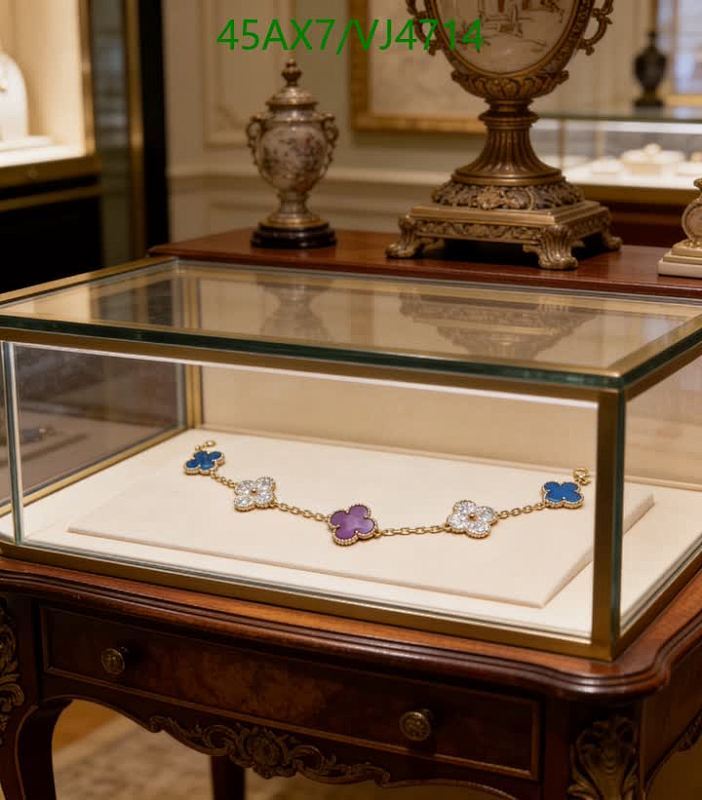 Van Cleef & Arpels-Jewelry Code: VJ4714 $: 45USD