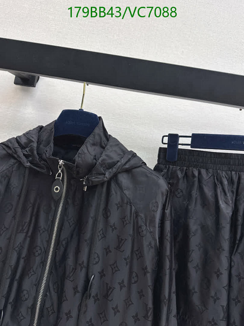 LV-Clothing Code: VC7088 $: 179USD