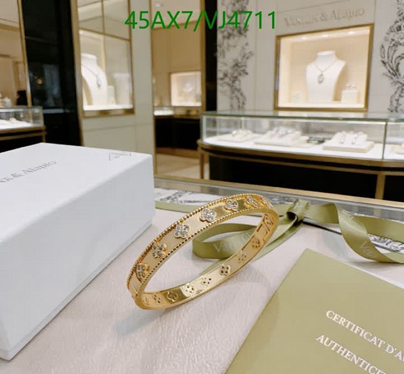 Van Cleef & Arpels-Jewelry Code: VJ4711 $: 45USD