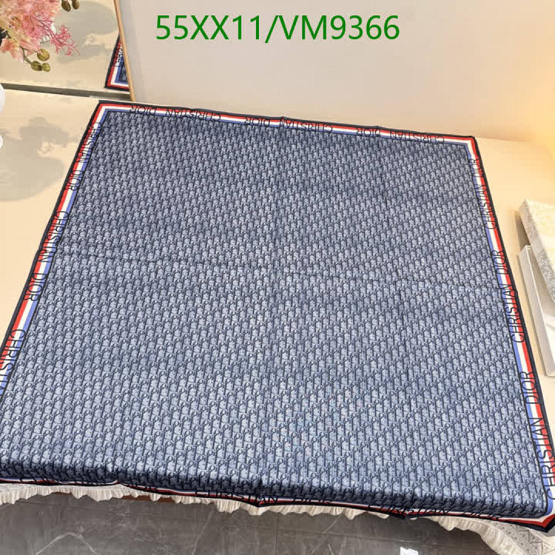 Dior-Scarf Code: VM9366 $: 55USD