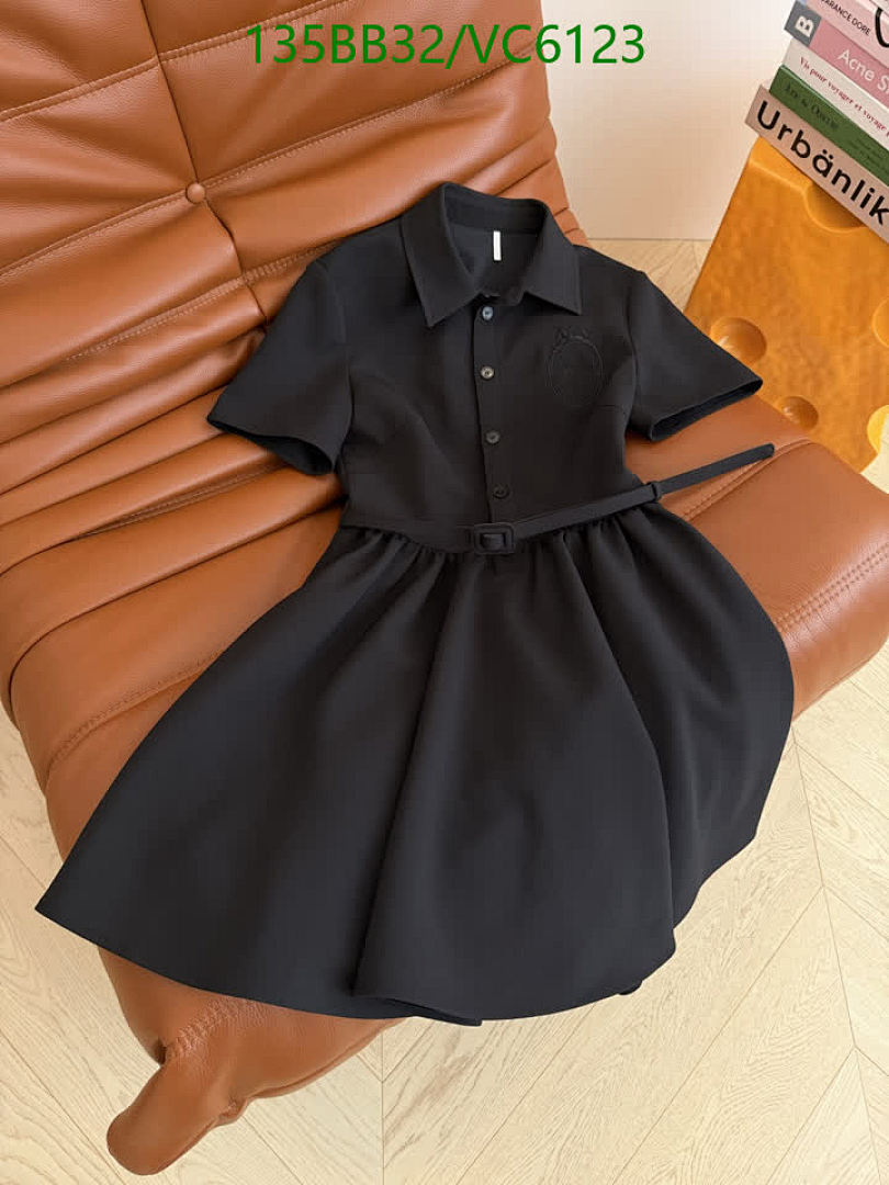 Dior-Clothing Code: VC6123 $: 135USD