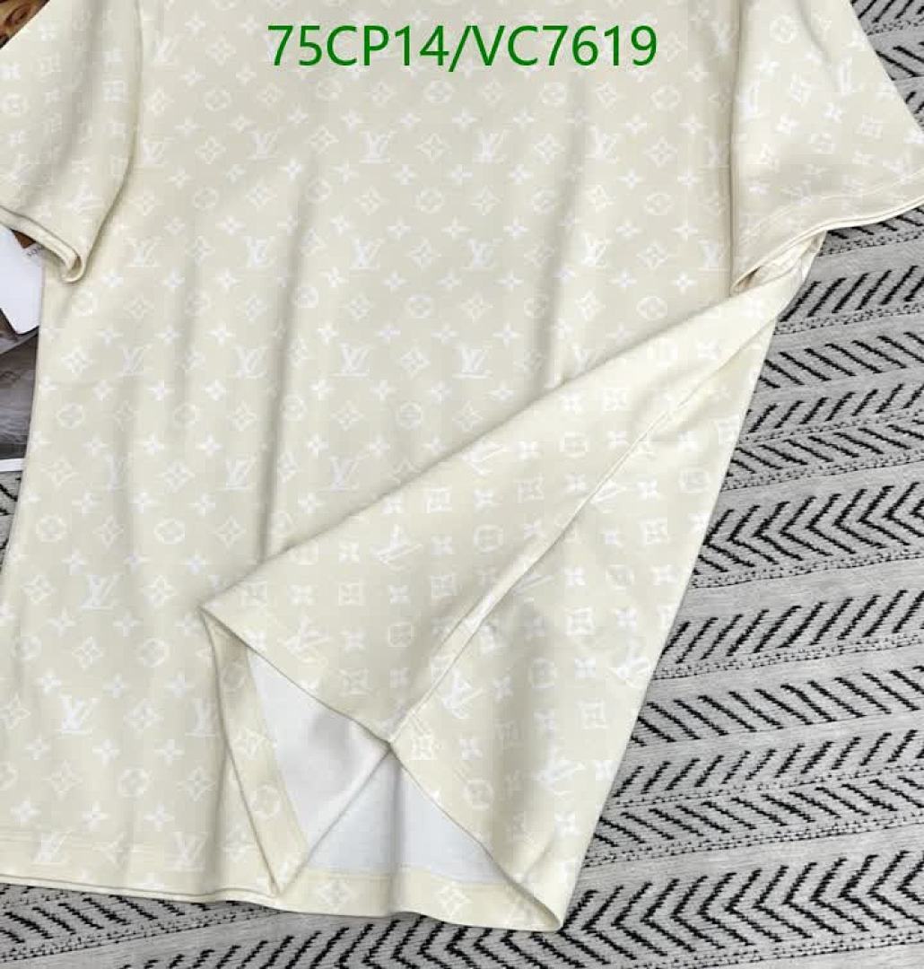 LV-Clothing Code: VC7619 $: 75USD
