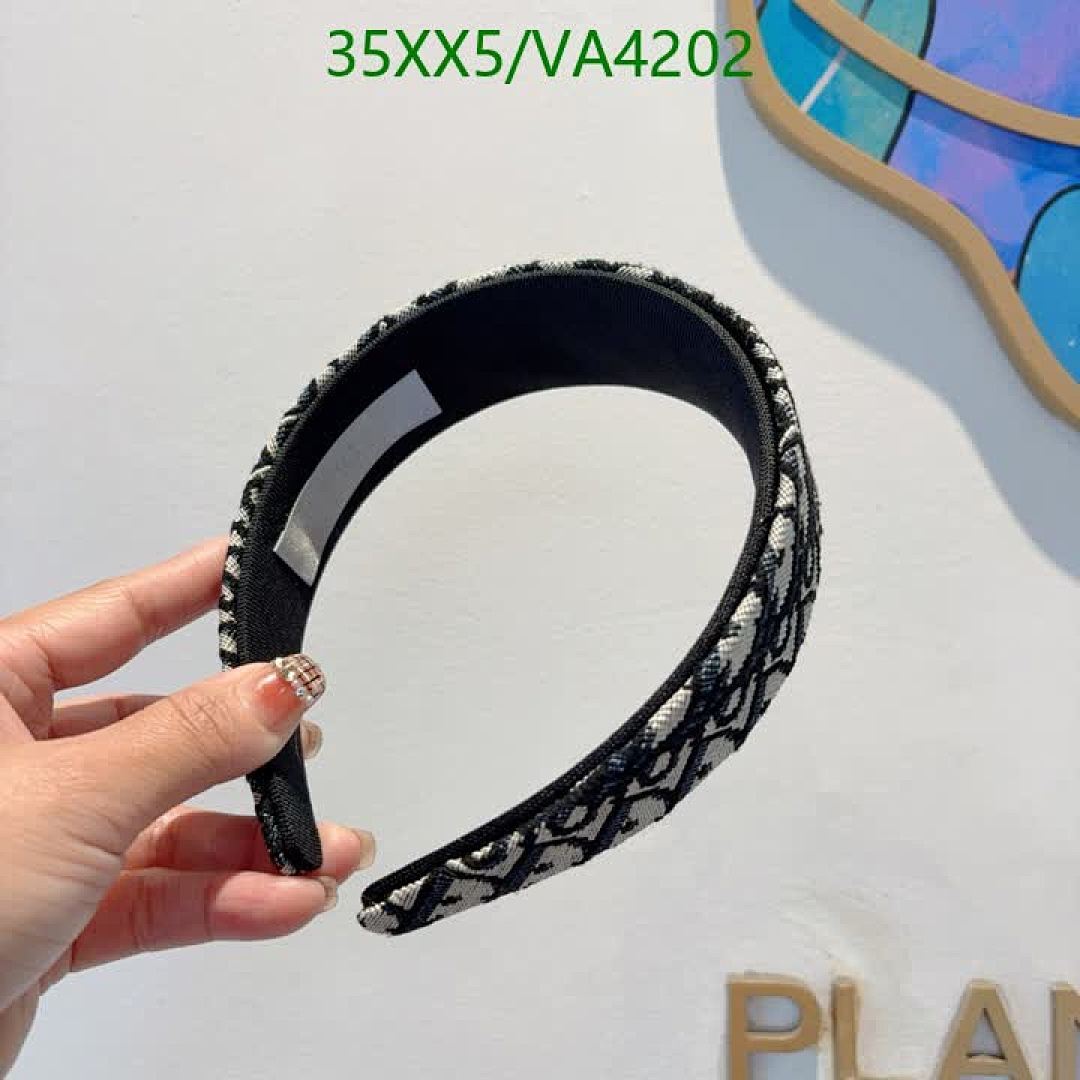 Dior-Headband Code: VA4202 $: 35USD